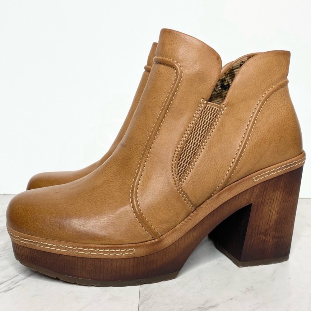 Korks Robin Brown Faux Leather Platform Bootie 7M